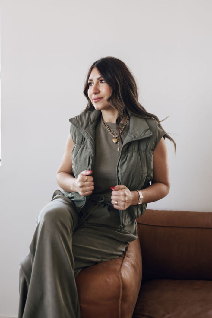 Cropped cargo puffer vest Olive