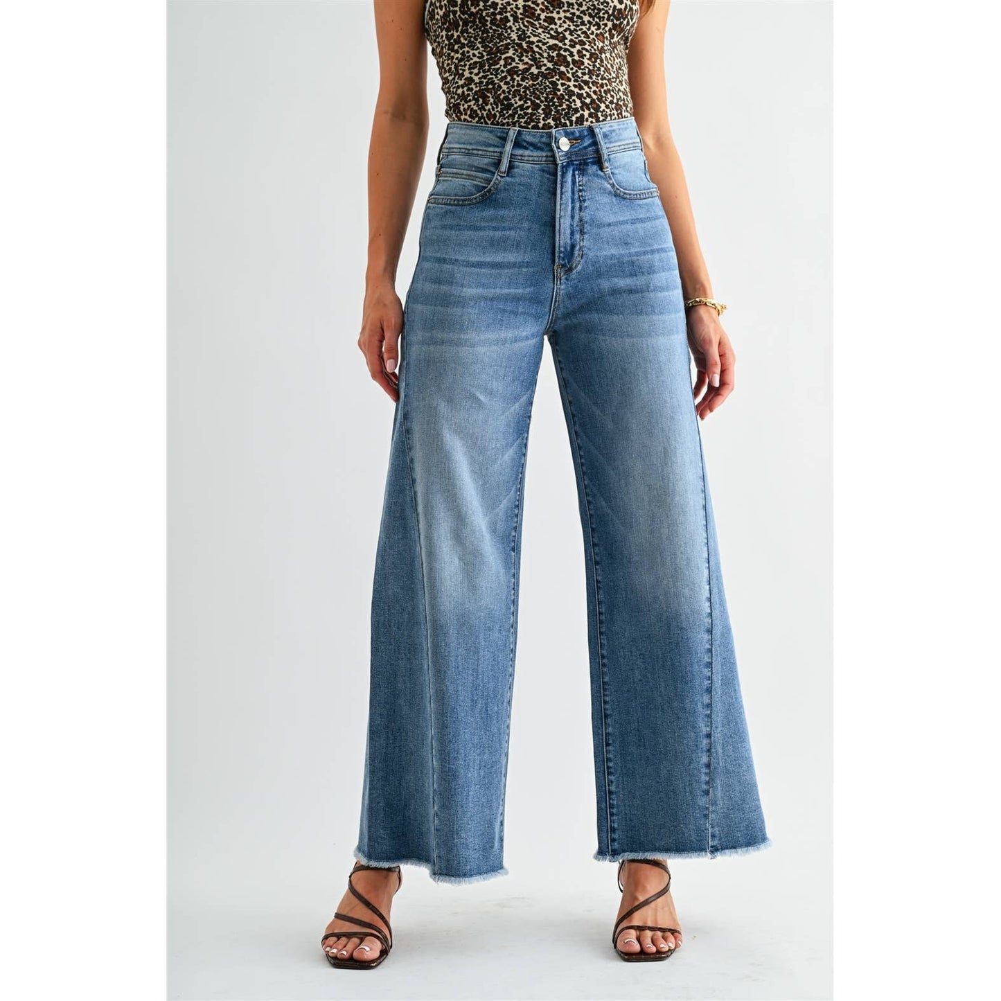 Raw Edge Ankle Jeans