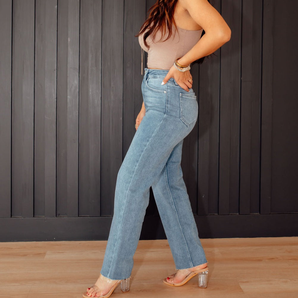 Iconic Straight Stretch Jeans