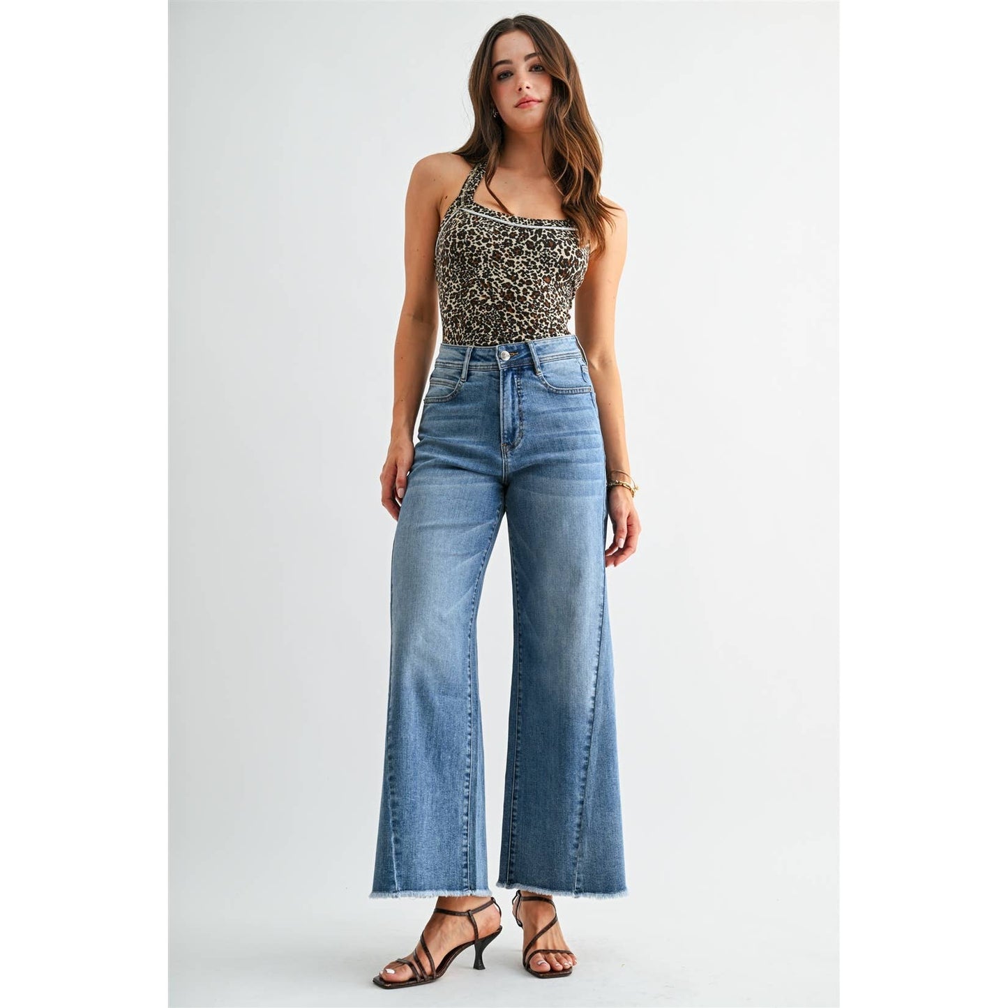 Raw Edge Ankle Jeans