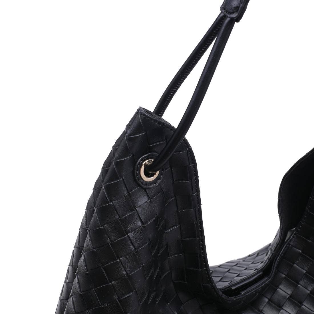 Ezia Hobo