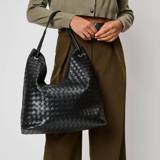 Ezia Hobo