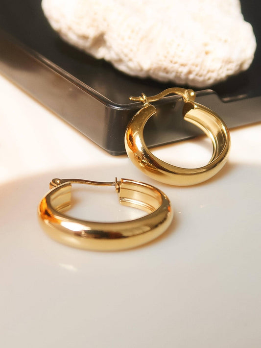 Constance Classic Hoop Earring
