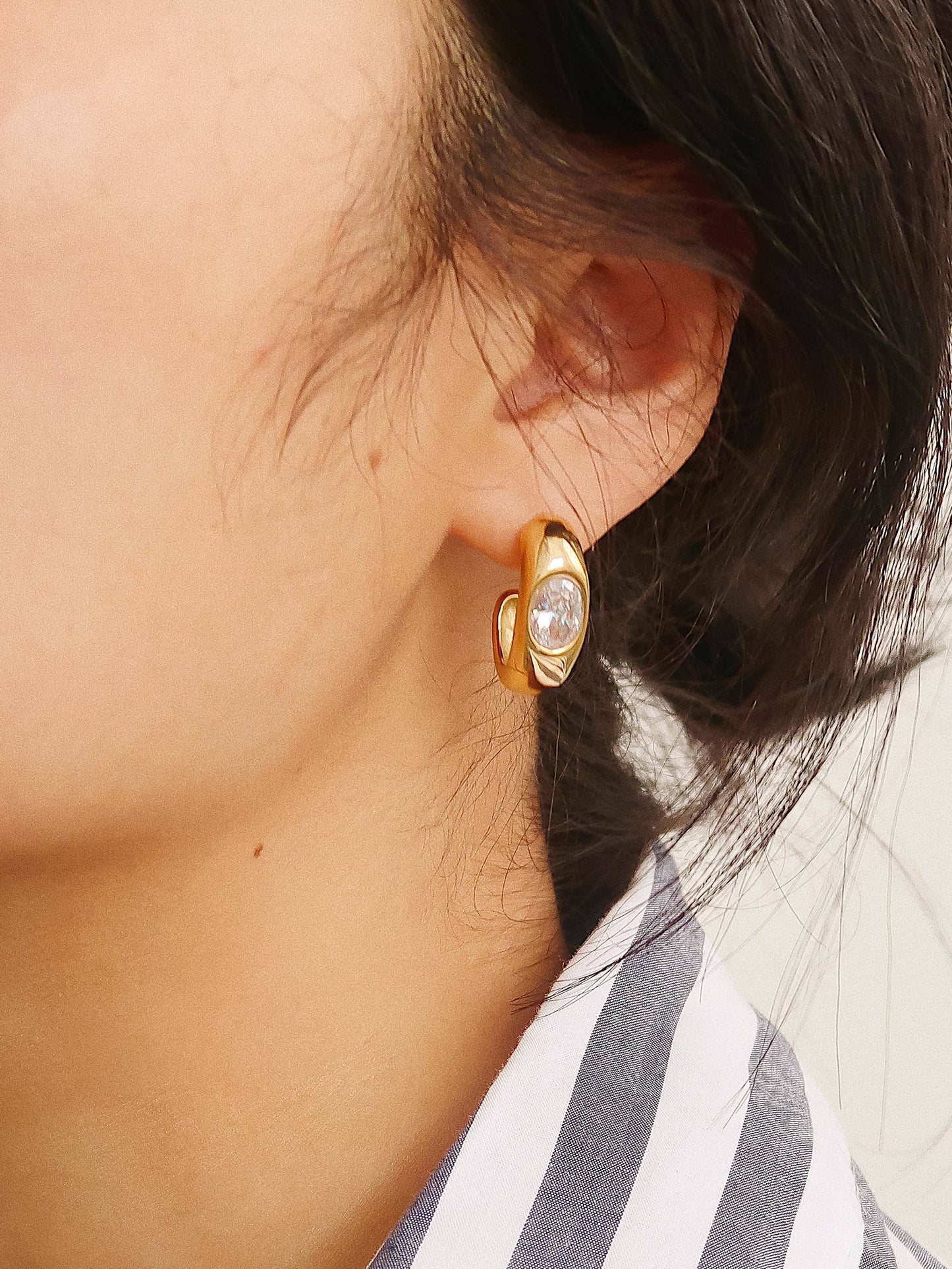 Aliénor Hoop Earring