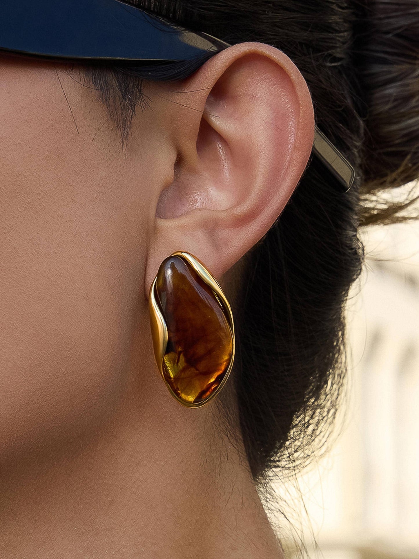 Maélie Brown Resin Drop Earrings
