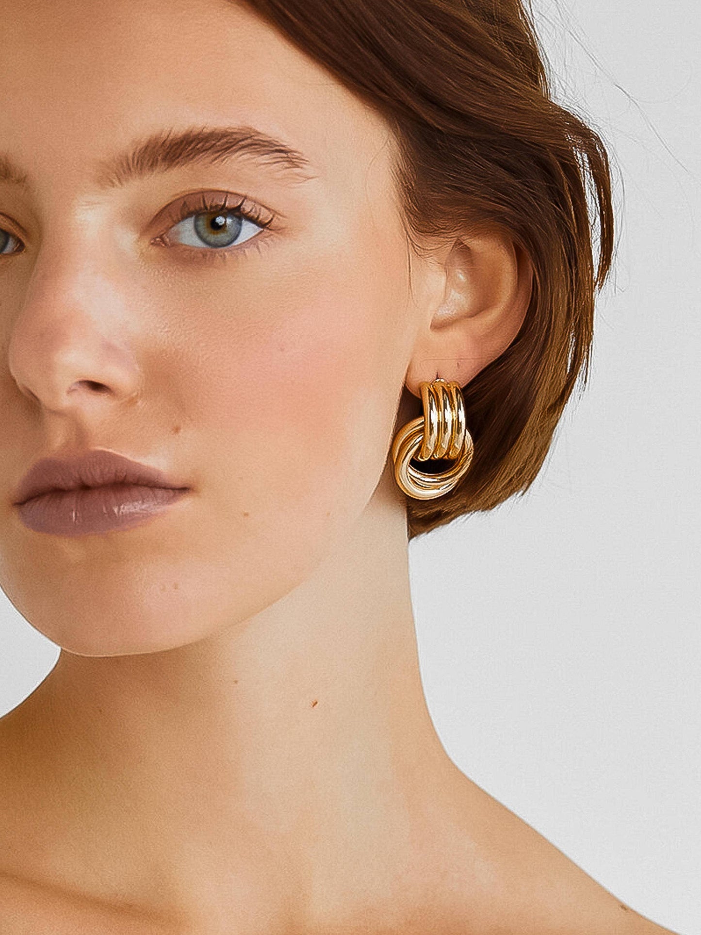 Wanda Two -Tone Hoop Earring